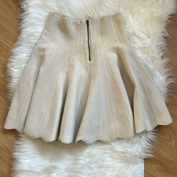 J.O.A Scallop Hem Skirt Preppy Ribbed Knit Cream Ivory Size Medium REVOLVE - Picture 5 of 5